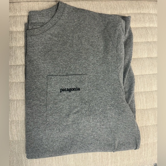 Men’s Patagonia Line Logo Ridge Pocket Responsibili-Tee, Size Large - Picture 3 of 4